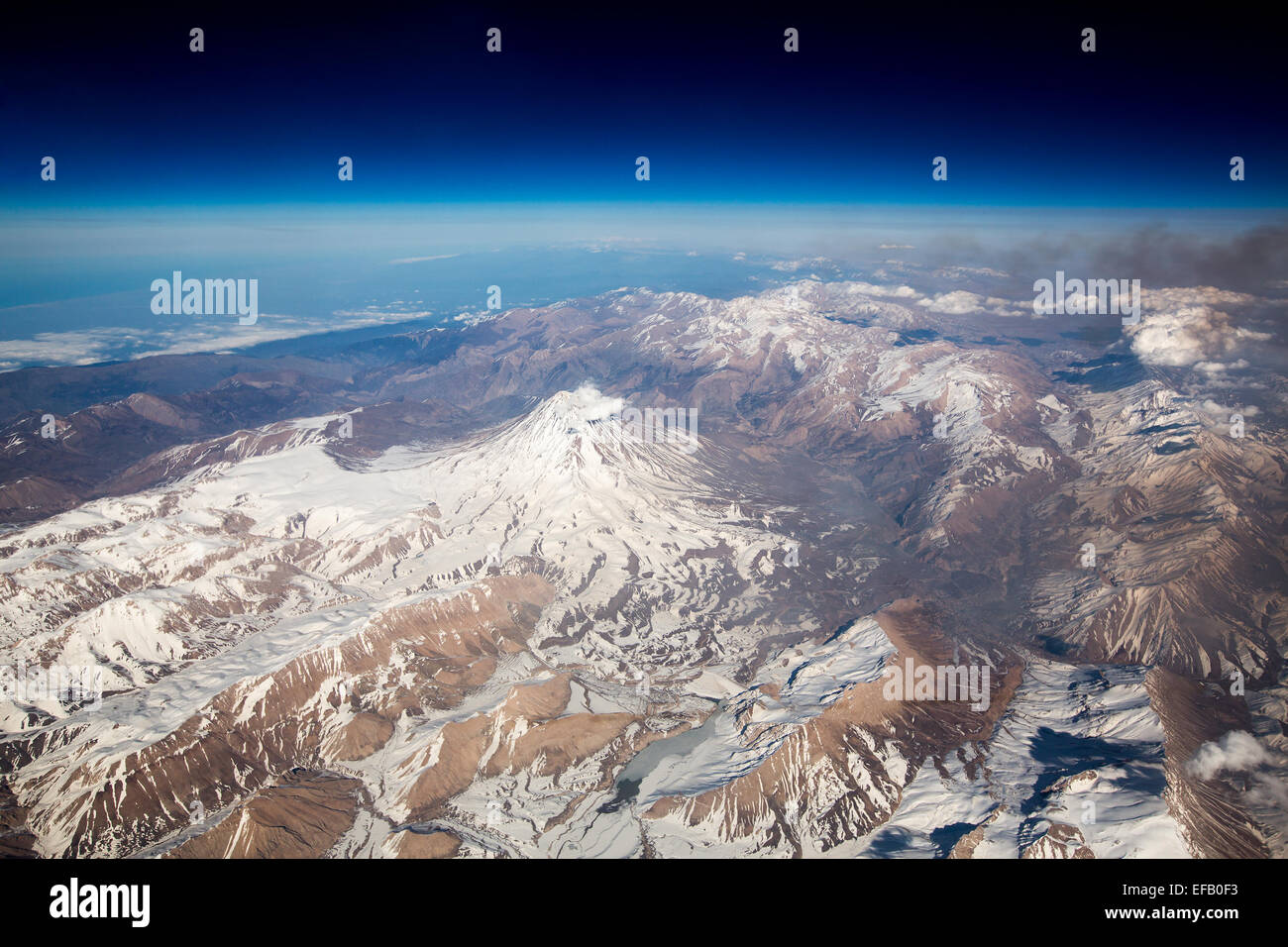 Mount Damavand aus der Vogelperspektive Stockfoto