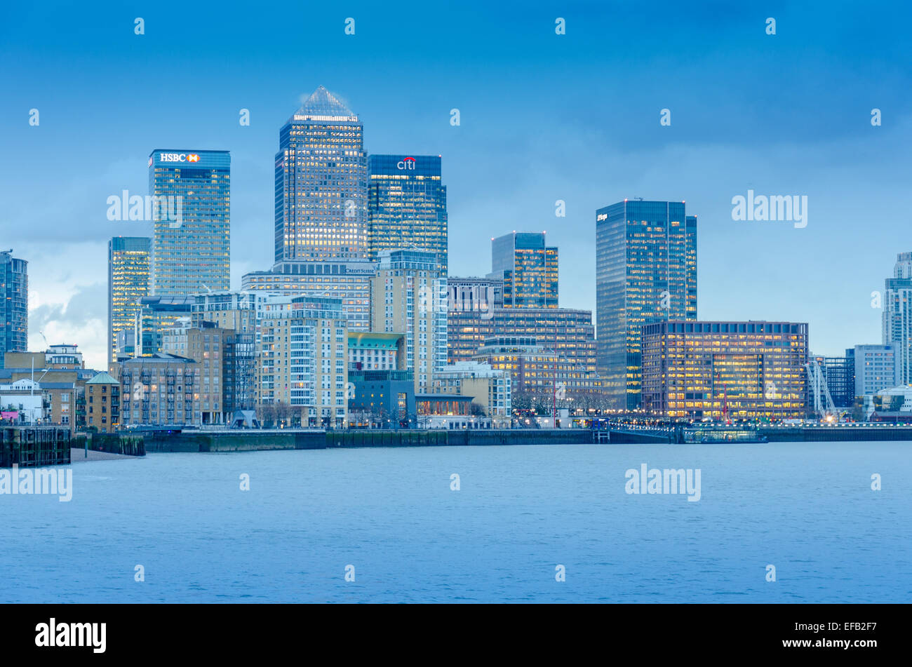 Canary Wharf skyline gesehen von limehouse am Nordufer der Themse Stockfoto