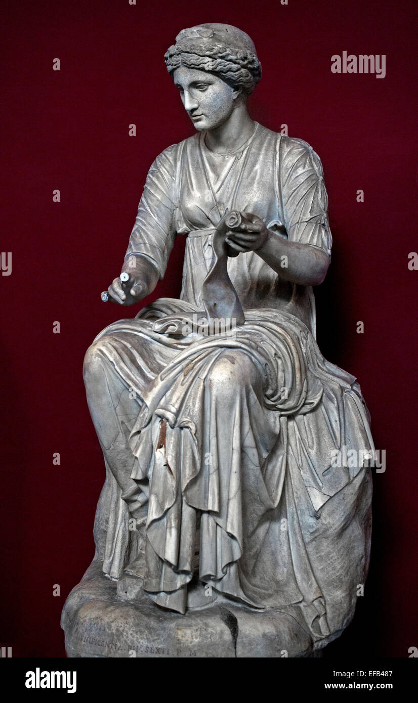 Clio Muse der Geschichte römische Kunstwerke 2.Jahrhundert CE. Aus der Villa des Cassius in der Nähe von Tivoli, 1774. (Vatikan Museum Rom-Italien) Stockfoto