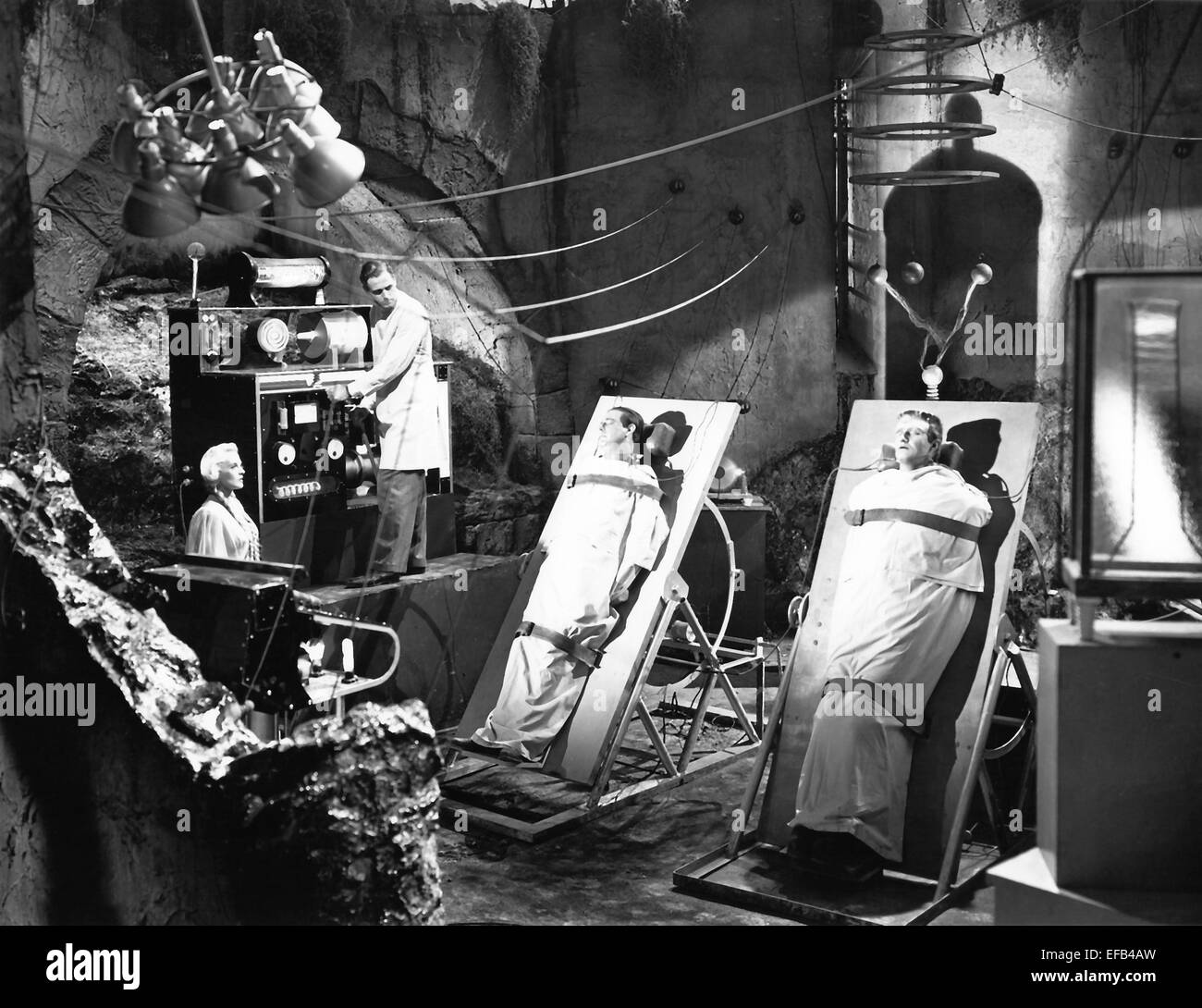 ILONA MASSEY, PATRIC KNOWLES, Lon Chaney jr., Bela Lugosi, FRANKENSTEIN MEETS THE WOLF MAN, 1943 Stockfoto