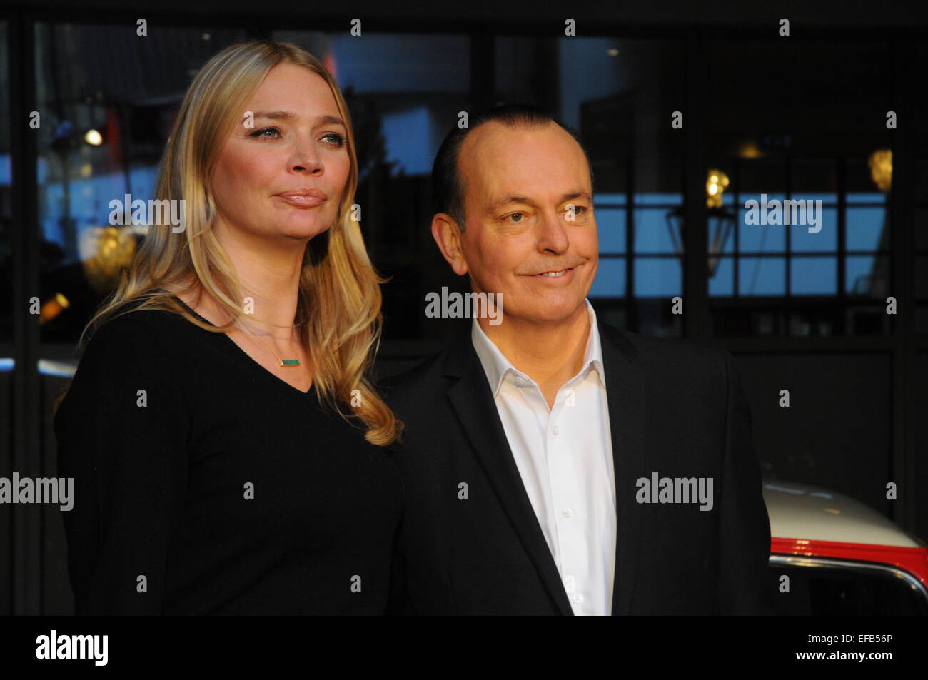 London, UK. 30. Januar 2015. Moderatoren Jodie Kidd & Quentin Wilson starten den Kanal 5 Classic Car Show mit Ith Autos aus der Serie, darunter ein Jaguar E-Type und Aston Martin DB5 im Soho Hotel. Bildnachweis: JOHNNY ARMSTEAD/Alamy Live-Nachrichten Stockfoto