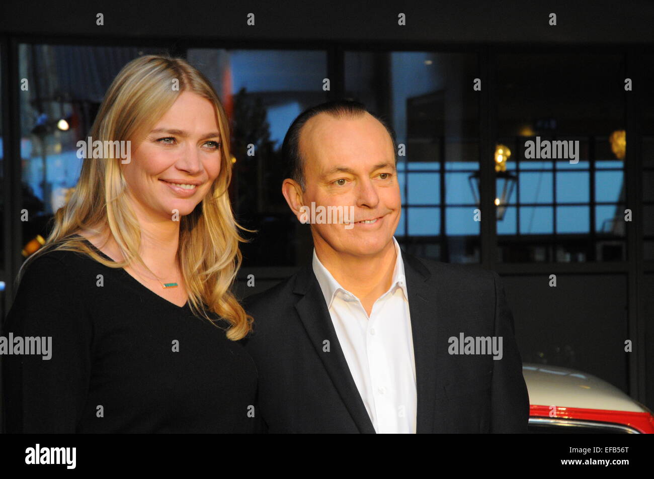 London, UK. 30. Januar 2015. Moderatoren Jodie Kidd & Quentin Wilson starten den Kanal 5 Classic Car Show mit Ith Autos aus der Serie, darunter ein Jaguar E-Type und Aston Martin DB5 im Soho Hotel. Bildnachweis: JOHNNY ARMSTEAD/Alamy Live-Nachrichten Stockfoto