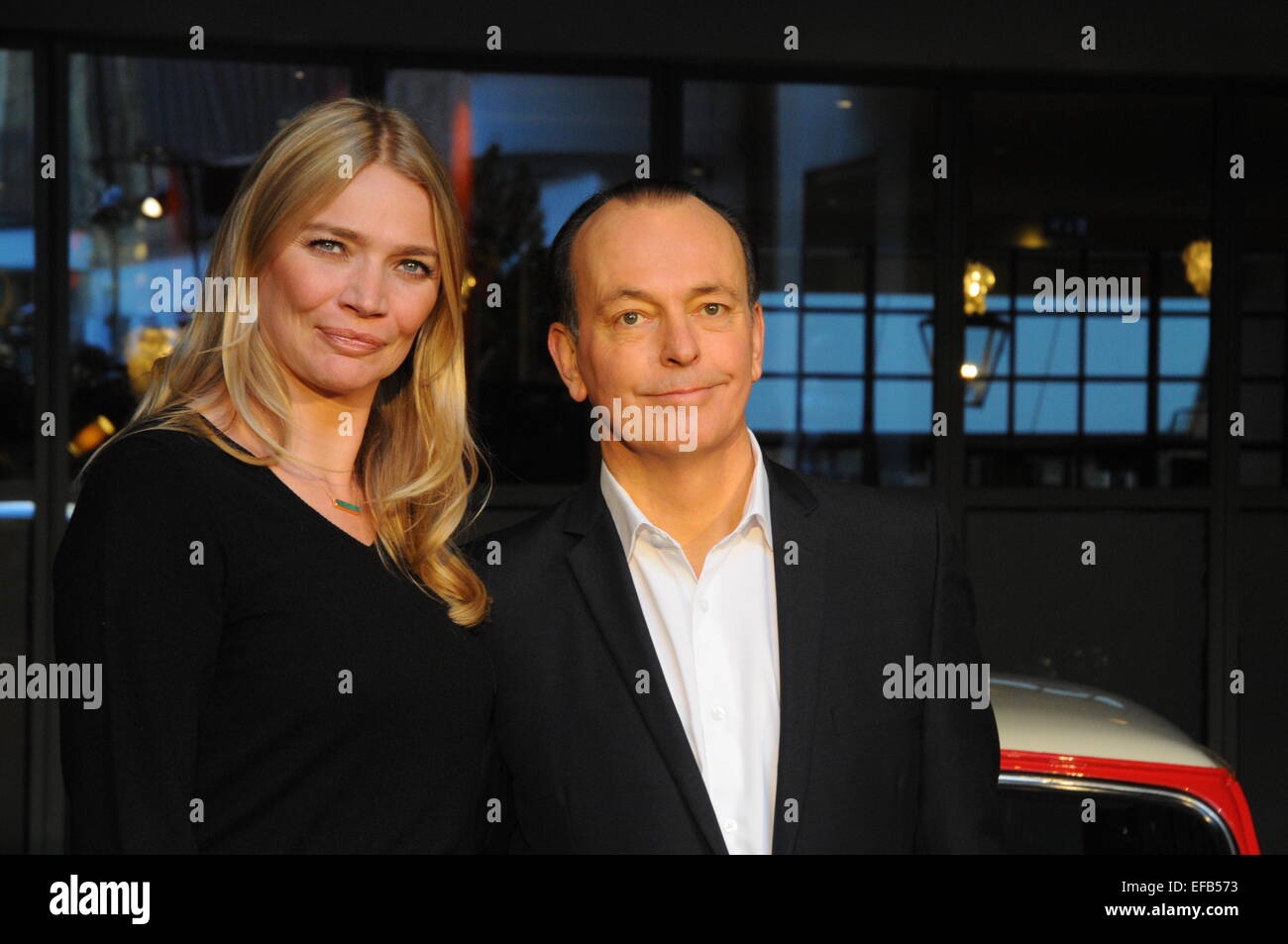 London, UK. 30. Januar 2015. Moderatoren Jodie Kidd & Quentin Wilson starten den Kanal 5 Classic Car Show mit Ith Autos aus der Serie, darunter ein Jaguar E-Type und Aston Martin DB5 im Soho Hotel. Bildnachweis: JOHNNY ARMSTEAD/Alamy Live-Nachrichten Stockfoto