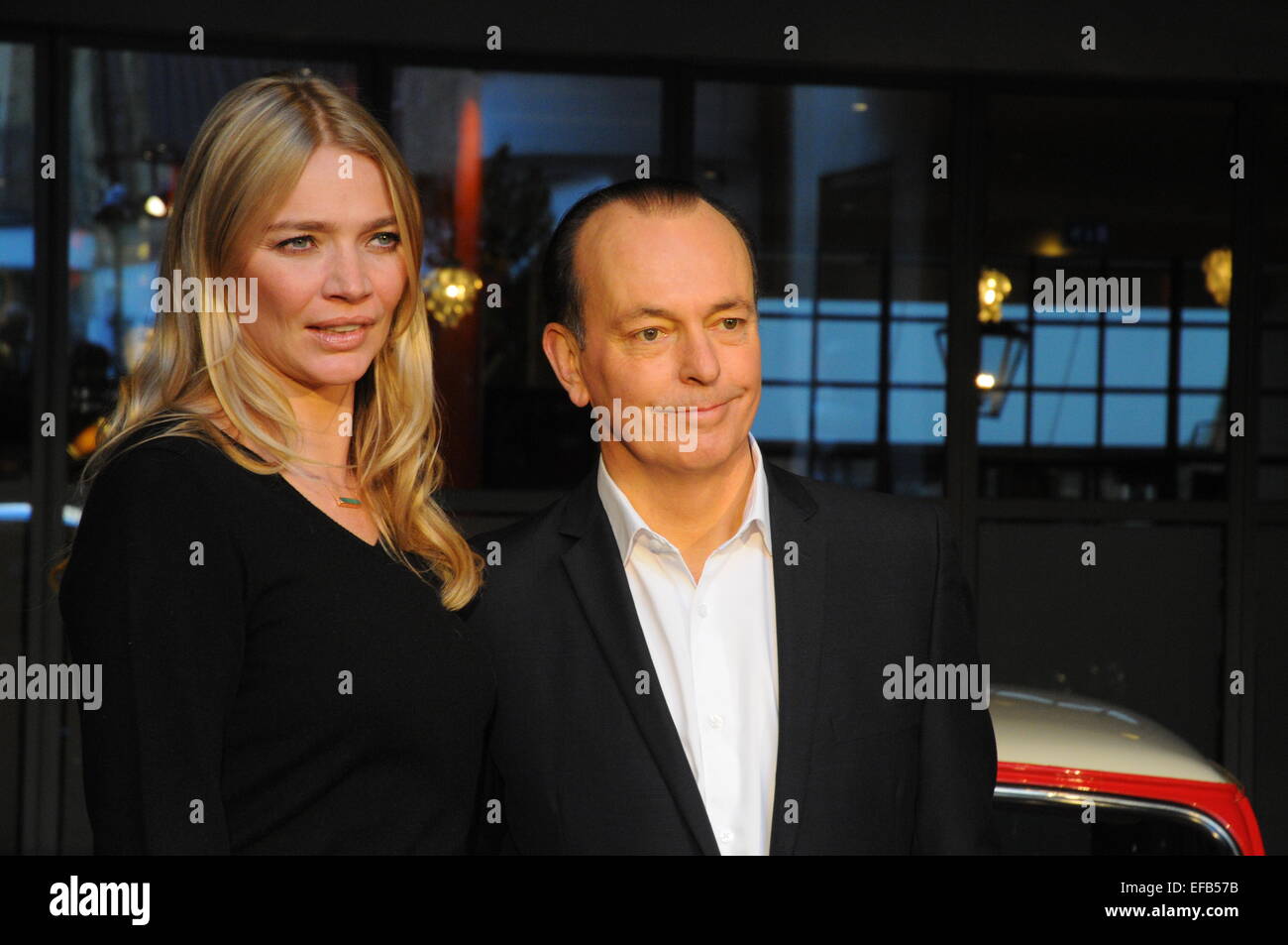 London, UK. 30. Januar 2015. Moderatoren Jodie Kidd & Quentin Wilson starten den Kanal 5 Classic Car Show mit Ith Autos aus der Serie, darunter ein Jaguar E-Type und Aston Martin DB5 im Soho Hotel. Bildnachweis: JOHNNY ARMSTEAD/Alamy Live-Nachrichten Stockfoto