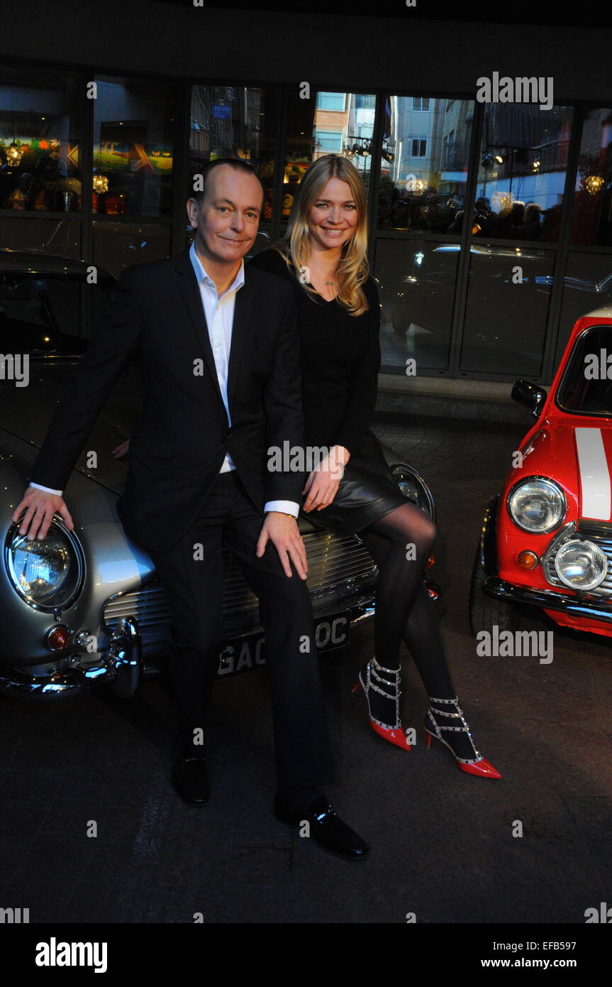London, UK. 30. Januar 2015. Moderatoren Jodie Kidd & Quentin Wilson starten den Kanal 5 Classic Car Show mit Autos aus der Serie, darunter ein Jaguar E-Type und Aston Martin DB5 im Soho Hotel. Bildnachweis: JOHNNY ARMSTEAD/Alamy Live-Nachrichten Stockfoto