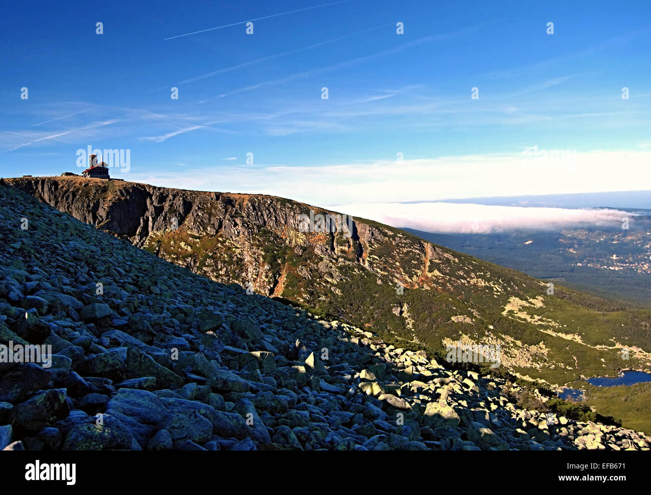 Sniezne Jamy Hügel im Riesengebirge Stockfoto