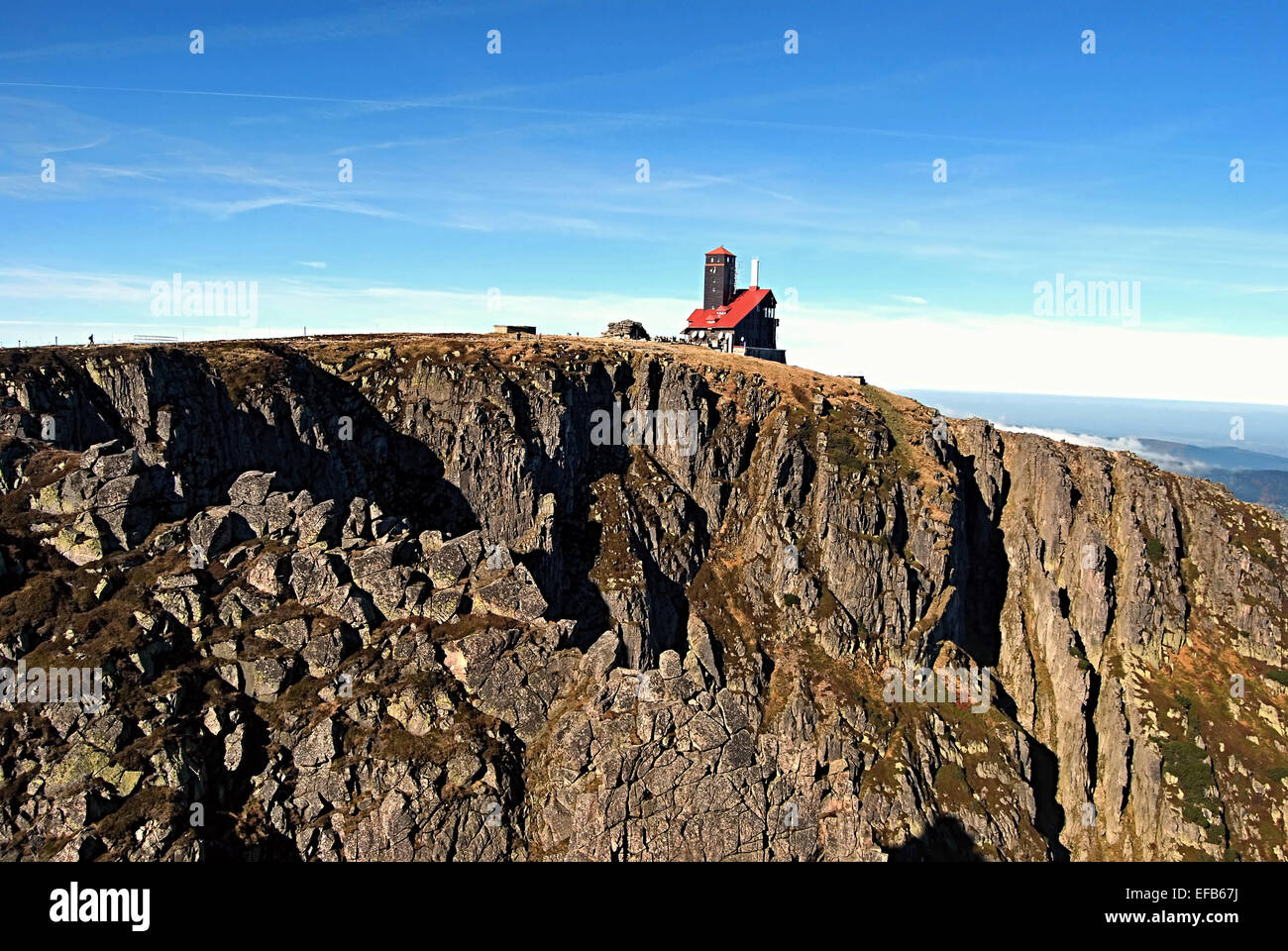 felsigen Hügel namens Sniezne Jamy im Riesengebirge Stockfoto