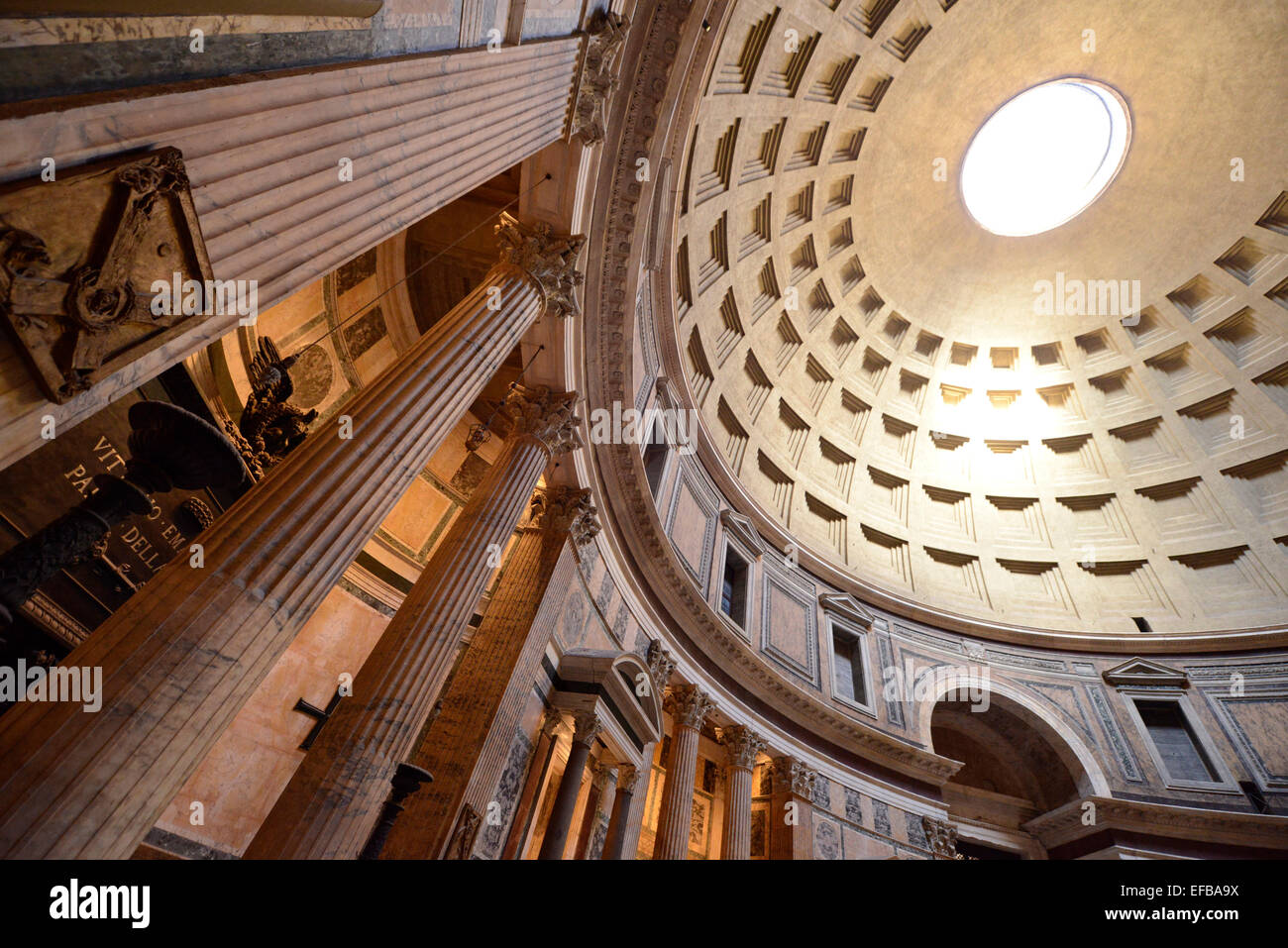 Im Inneren der Pantheon Rom Italien Stockfoto