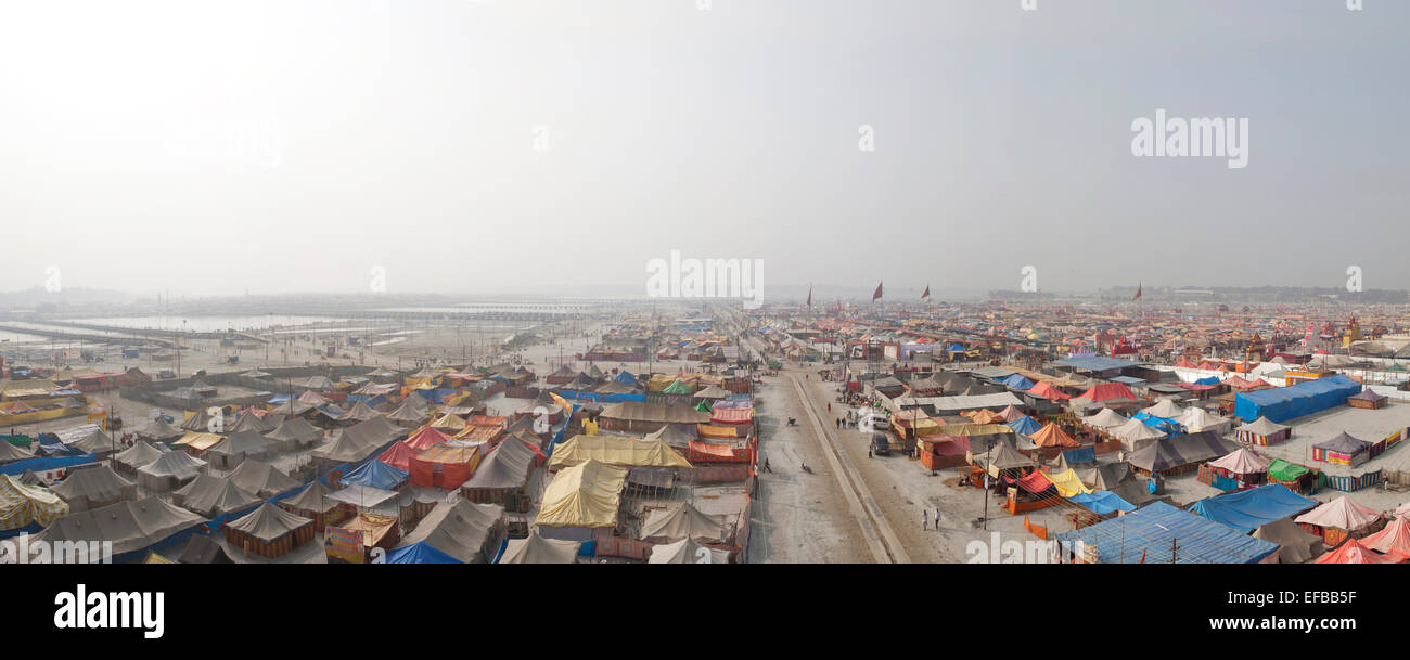 Campingplatz auf der Kumbh Mela 2013 in Allahabad, Indien Stockfoto