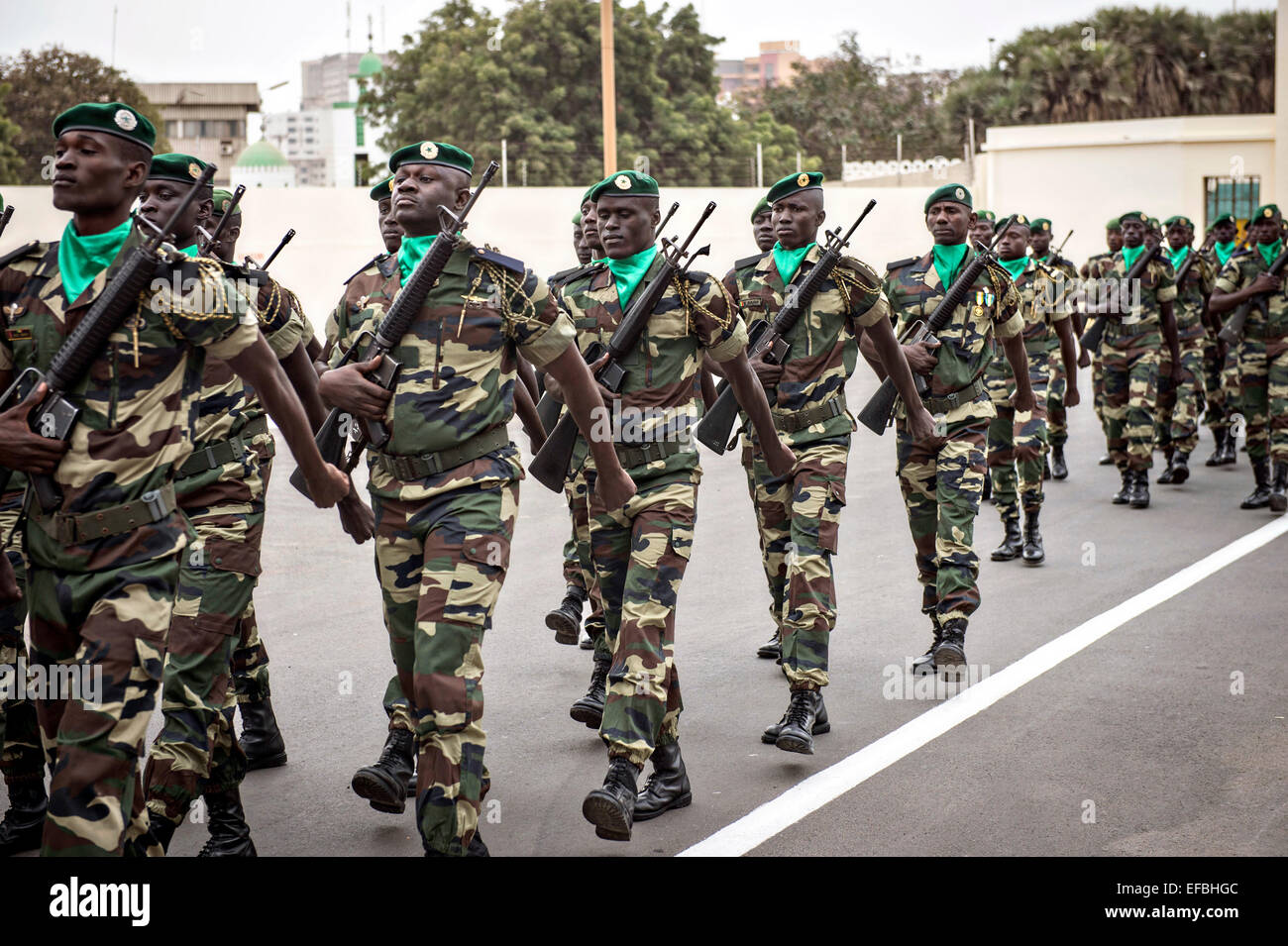 Senegalesische Companie de parade Fusilier Marineinfanteristen während der Senegal Navy Feier 22. Januar 2015 in Dakar, Senegal. Stockfoto