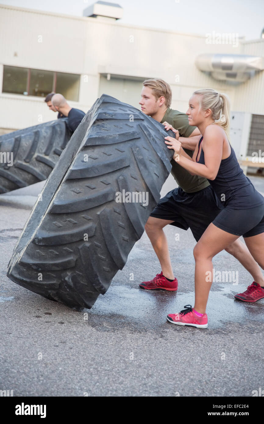 Nahaufnahme von spiegeln im Freien große Reifen team Stockfoto