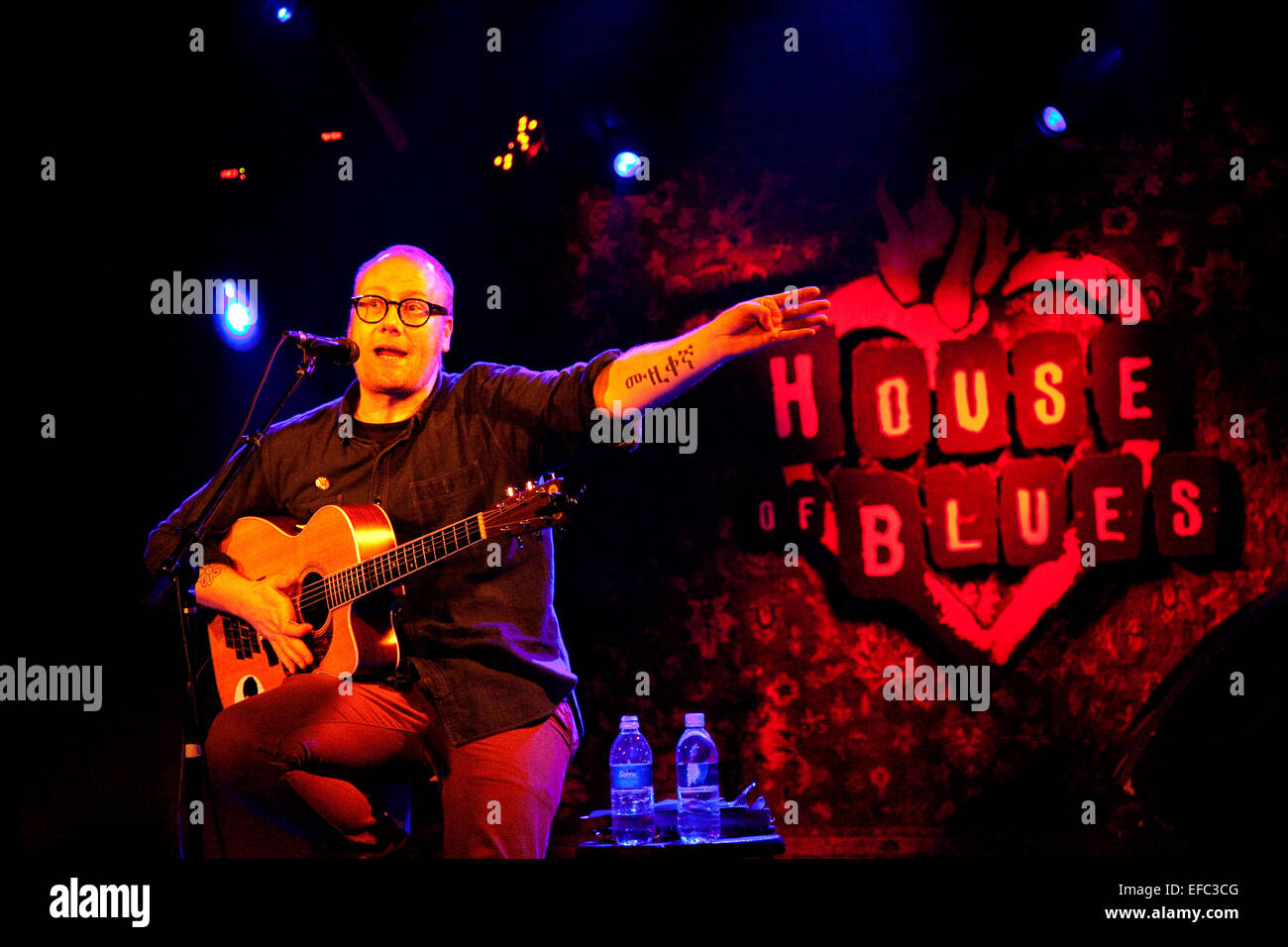Amerikanischen Indy Rock star Mike Doughty singen bei einem live-Gig in Austin Texas Stockfoto