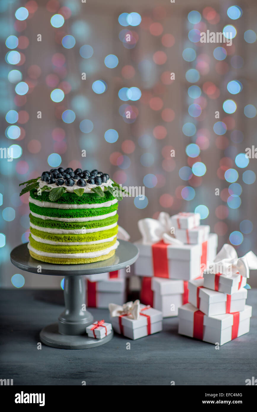 Schön alles Gute zum Geburtstagskuchen mit Mascarpone und Trauben mit ... Schön alles Gute zum Geburtstagskuchen mit Mascarpone und Trauben mit ...