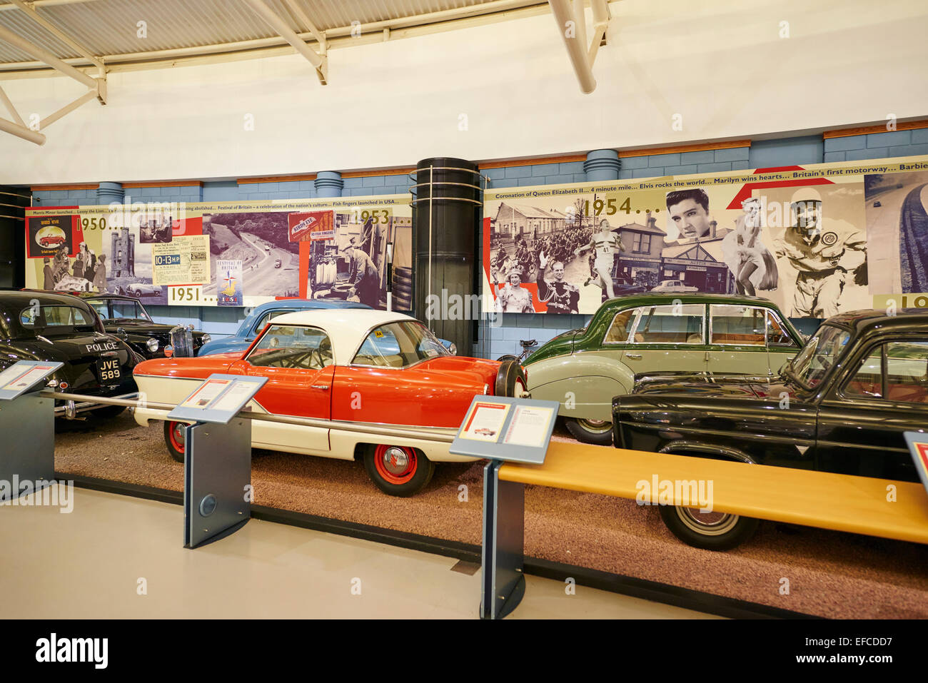 Die Zeit-Straße im Heritage Motor Centre Gaydon, Warwickshire UK Stockfoto
