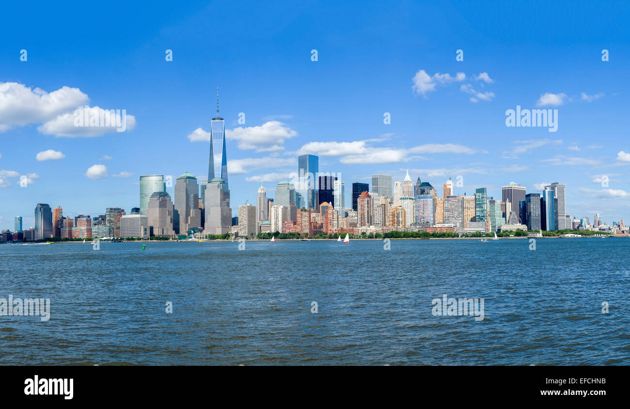 Die Skyline von Lower Manhattan in New York City Dowtown betrachtet über den Hudson River vom Liberty State Park in New Jersey, USA Stockfoto