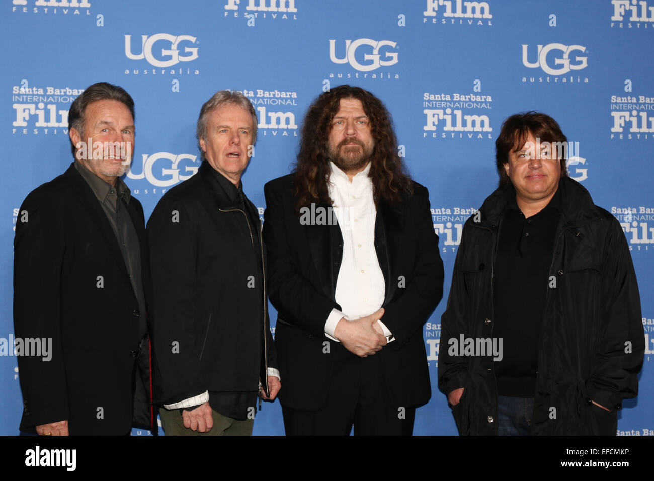 Santa Barbara, Kalifornien USA 30. Januar 2015 Classic-Rock-Band "Kansas" zu Fuß den roten Teppich auf dem Santa Barbara International Film Festival Förderung der Film Kansas: A Miracle Out of Nowhere. L R Budd Carr (Manager), Phil Ehart (Schlagzeug), Robby Steinherdt (Geiger), Charley Randazzo (Direktor). Stockfoto