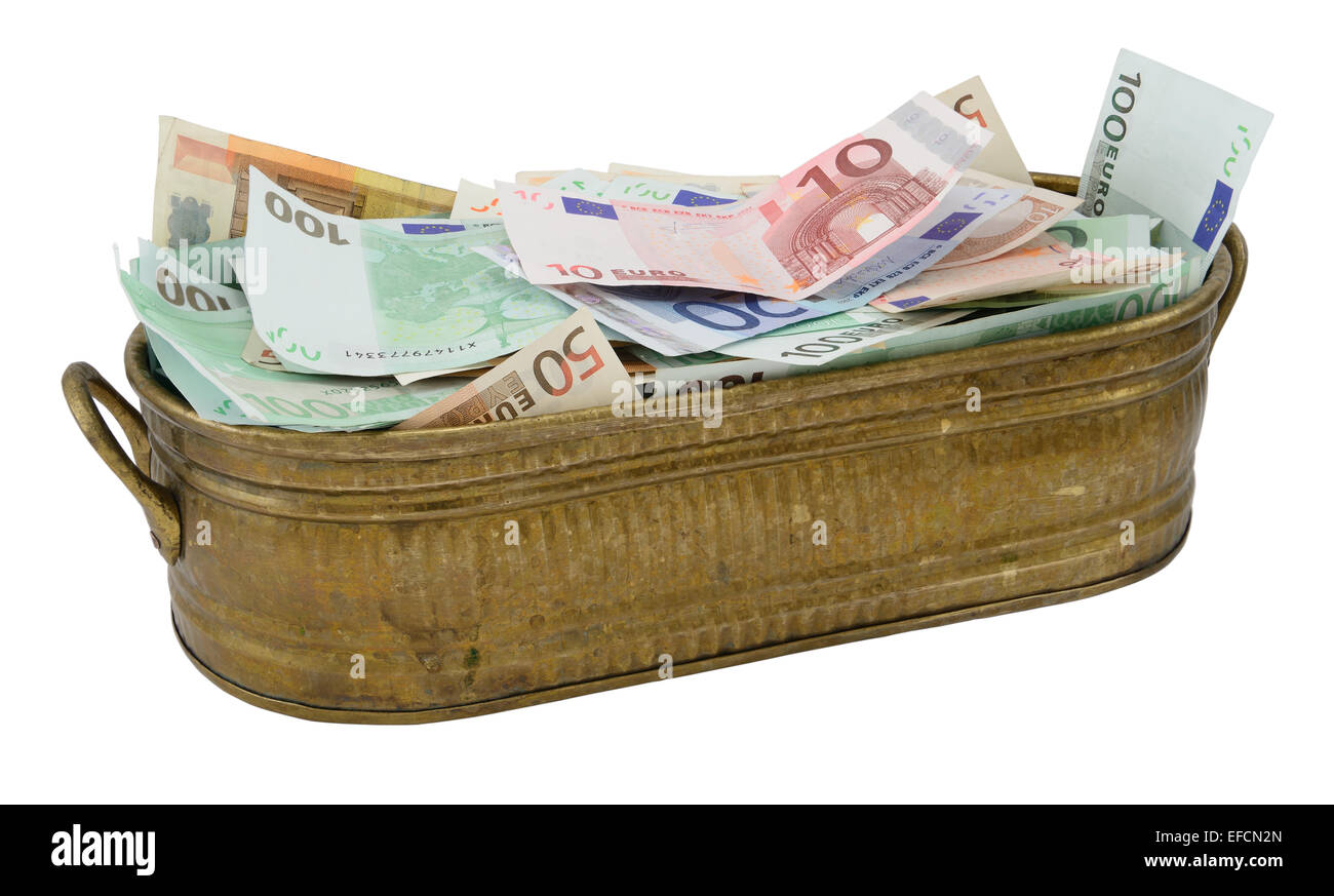 Menge von Euro-Banknoten im ehernen Container isoliert auf weiss. Stockfoto
