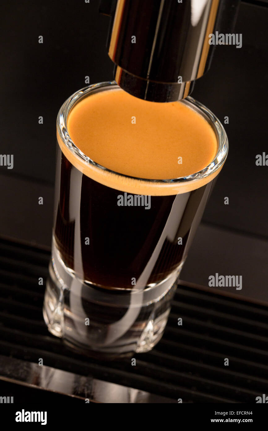 Starke doppelter Espressokaffee erschossen Stockfoto