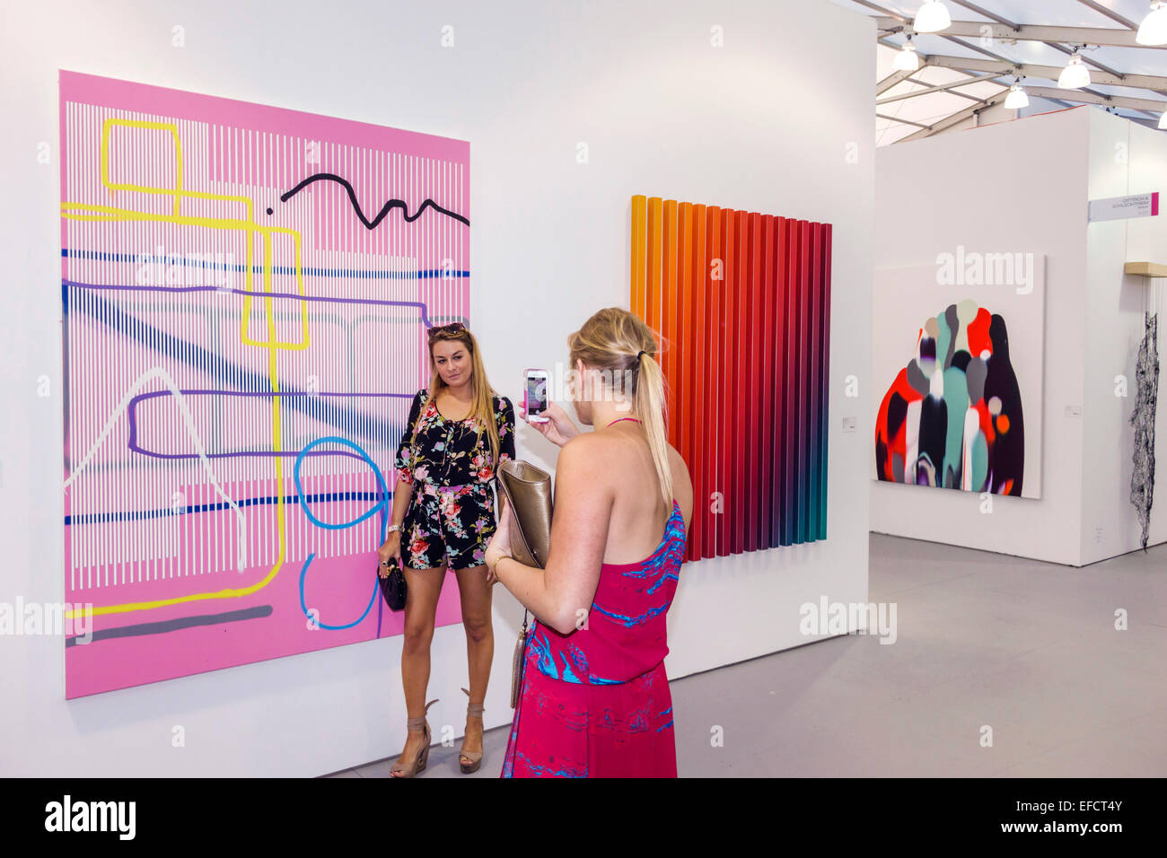 Miami Beach Florida,Untitled Contemporary Art Show,Art Basel Satellite fair,innen,Galerie,Ausstellungsausstellung Sammlung Dittrich & Schlechtr Stockfoto