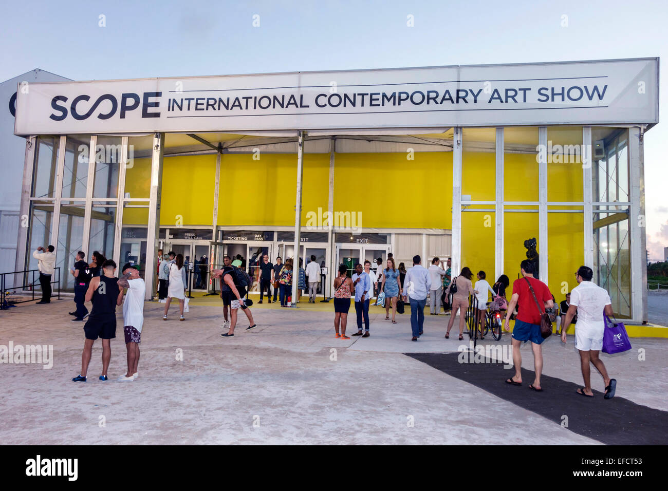 Miami Beach Florida, Scope International Contemporary Art Show, Art Basel Satellite fair, Front, Eingang, Besucher reisen reisen Tour touristischer Tourismus l Stockfoto
