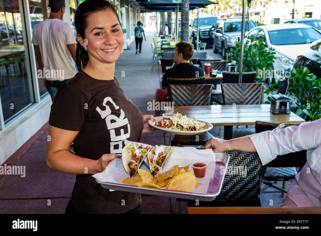 Miami Beach Florida, Pepper's Burrito Grill, mexikanisch, Restaurants, Restaurants, Restaurants, Restaurants, Cafés, hispanische Frauen, Kellnerin, Angestellte Stockfoto