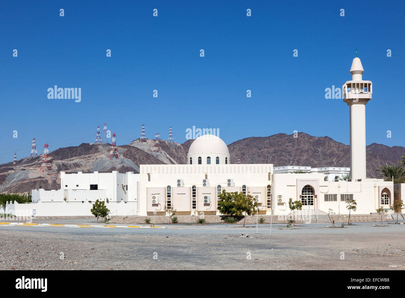 Weiße Moschee im Emirat Fujairah, Vereinigte Arabische Emirate Stockfoto