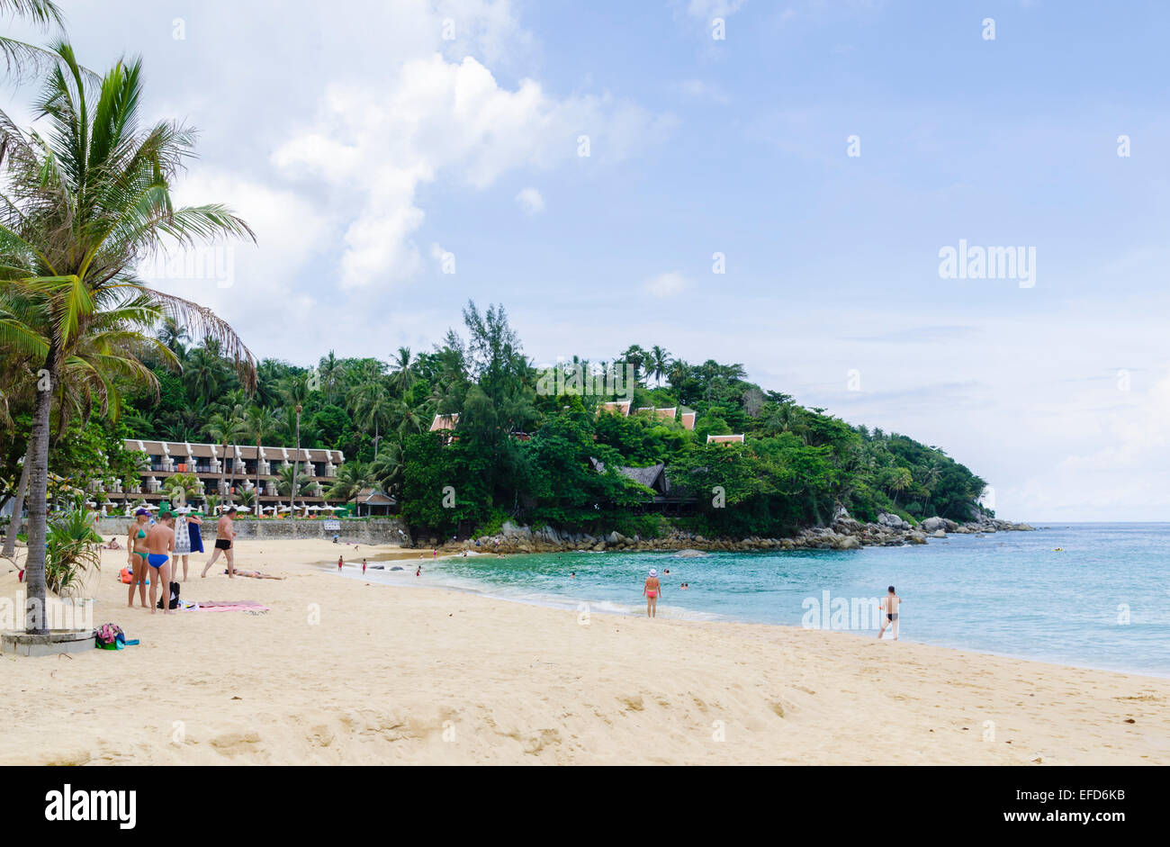 Urlauber am Karon Beach, Phuket, Thailand Stockfoto