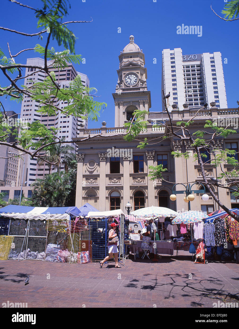 Straßenmarkt außerhalb Rathaus Durban, Durban, Provinz KwaZulu-Natal, Südafrika Stockfoto