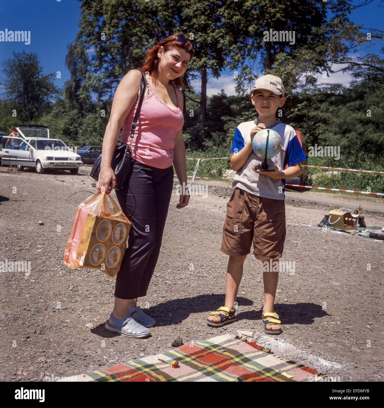 Mutter mit Sohn und Kauf, Tschechische Republik Stockfoto