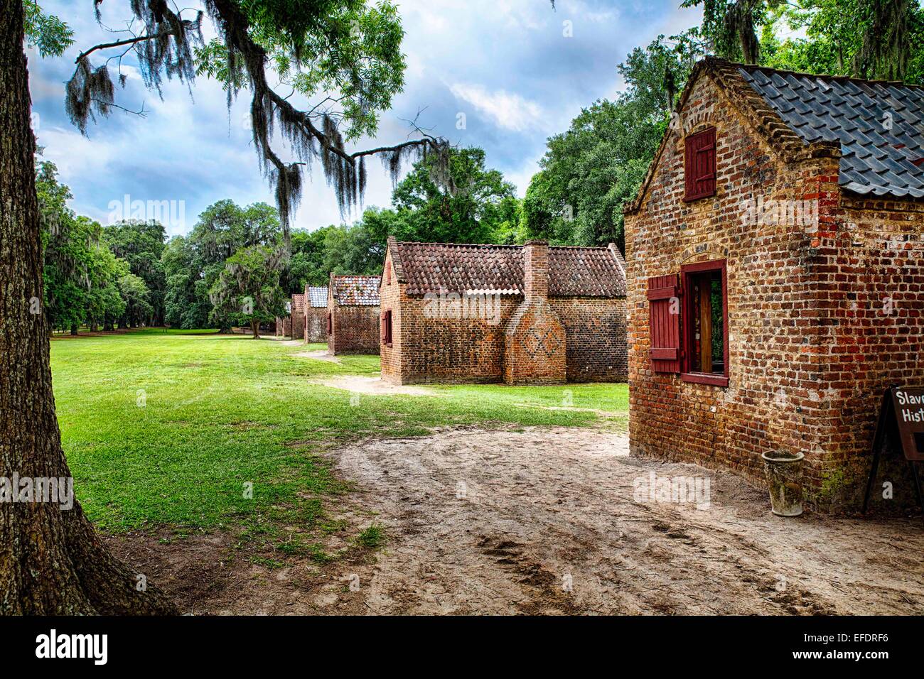 Reihe von Slave Cabins, Boon Hall Plantation, Mount Pleasant, Charleston County, South Carolina Stockfoto