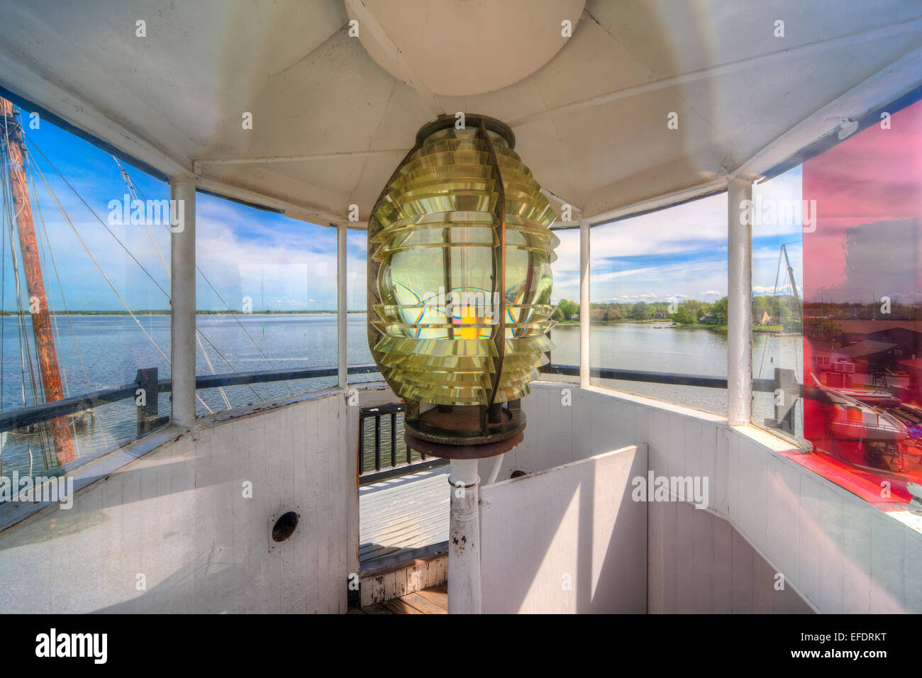 Chesapeake Bay Maritime Museum. Die Fresnel-Linse des Hooper Strait Leuchtturms am Marine Point, St. Michaels Maryland Stockfoto