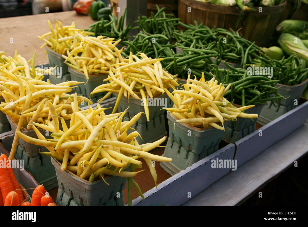 Marktstand Mit Gemuese Stockfoto