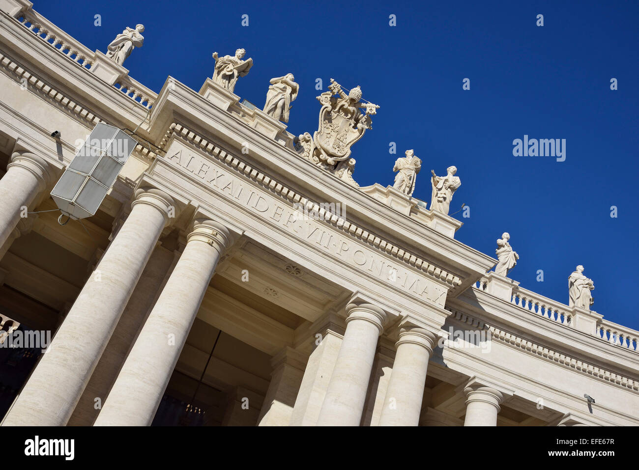 Berninis Kolonnaden Piazza San Pietro Rom Italien Stockfoto
