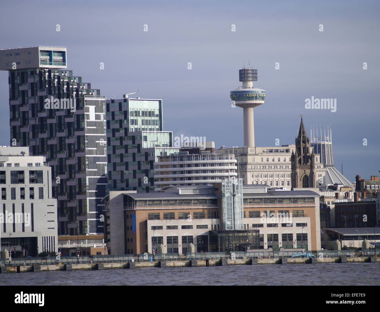 Liverpool Skyline, Einheit Wohn, Liverpool Metropolitan Cathedral, Radio City Tower, Liebfrauenkirche und St. Nikolaus. Stockfoto