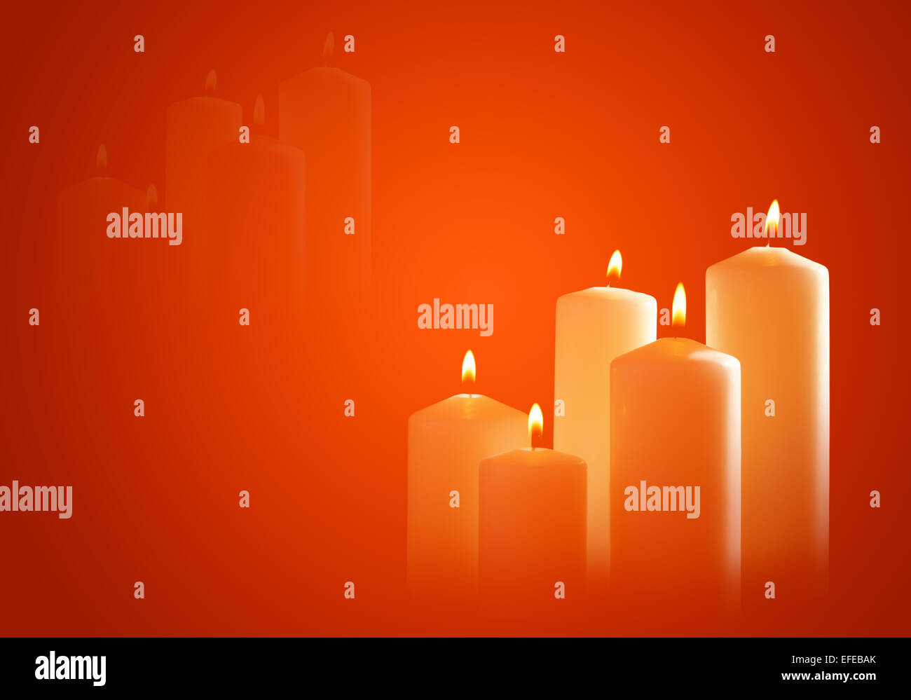 Hintergrundbild zeigt fünf Kerzen in der unteren rechten Ecke, mit einem 'ghost' Bild der Kerzen in der oberen linken Stockfoto
