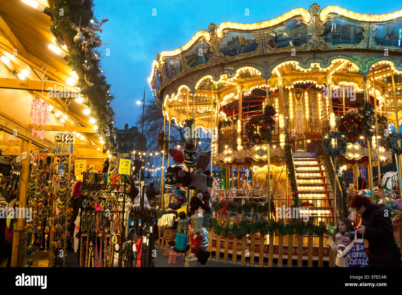 Princes Street, Edinburgh, Weihnachten Lichter, Menschenmengen, Schottland, Großbritannien Stockfoto