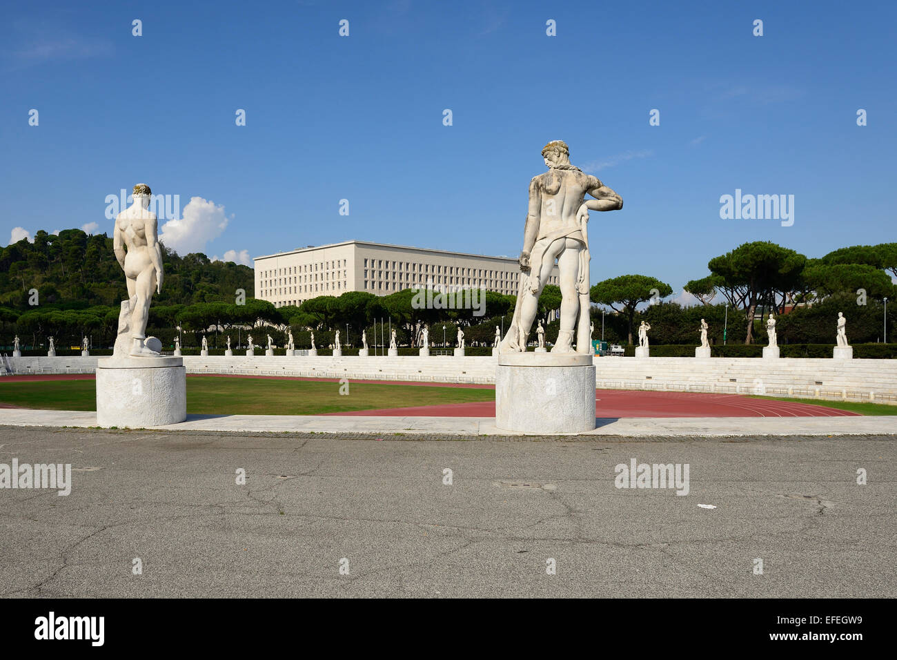 Marmorstatuen porträtiert Athleten im Stadio dei Marmi Sportstadion im Foro Italico Rom Italien Stockfoto