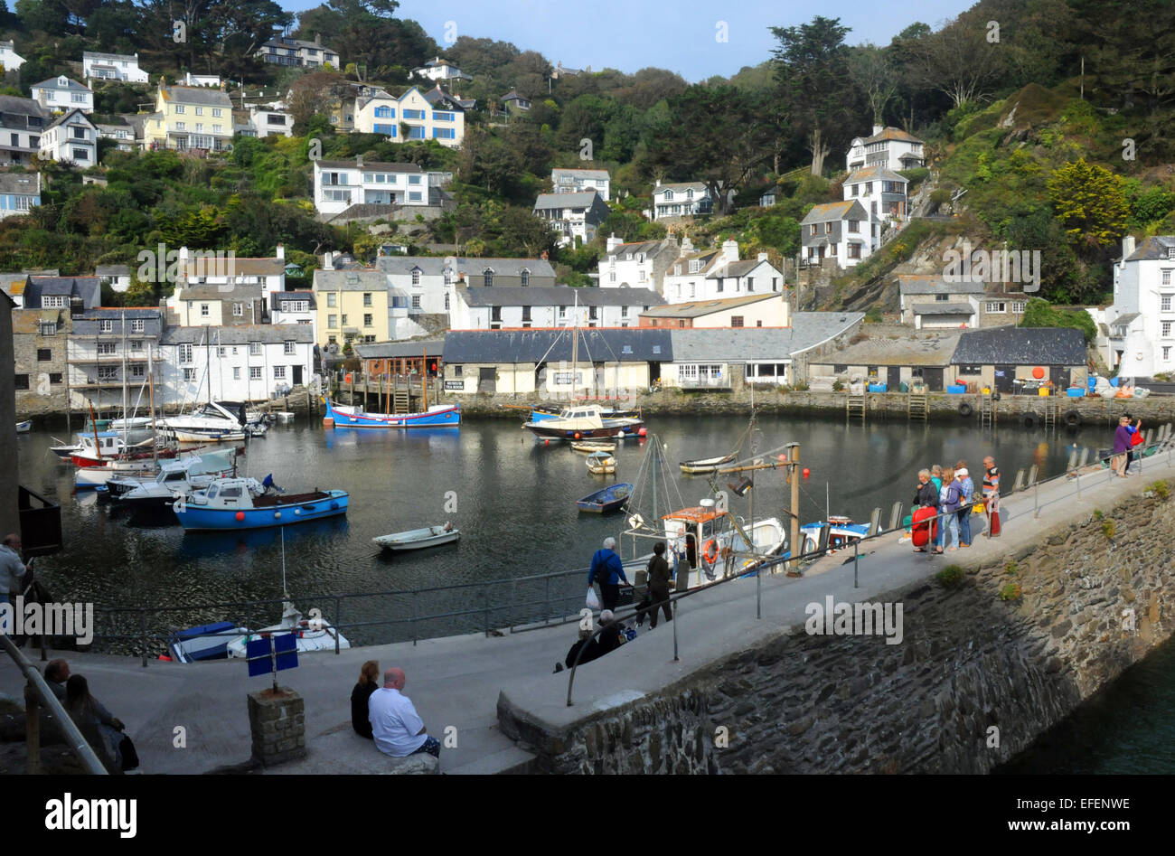 September 2014 am malerischen Hafen von Fischen Dorf von Polperro, Cornwall. PIC Mike Walker, Mike Walker Bilder Stockfoto