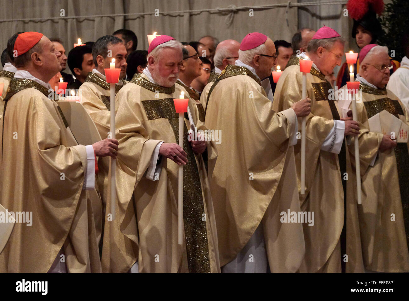 Franziskus, fest der Darstellung des Herrn (Lichtmess) und Tag für das geweihte Leben. Messe (St. Peter Basilika) - 2. Februar 2015 Kredit: wirklich einfach Star/Alamy Live-Nachrichten Stockfoto