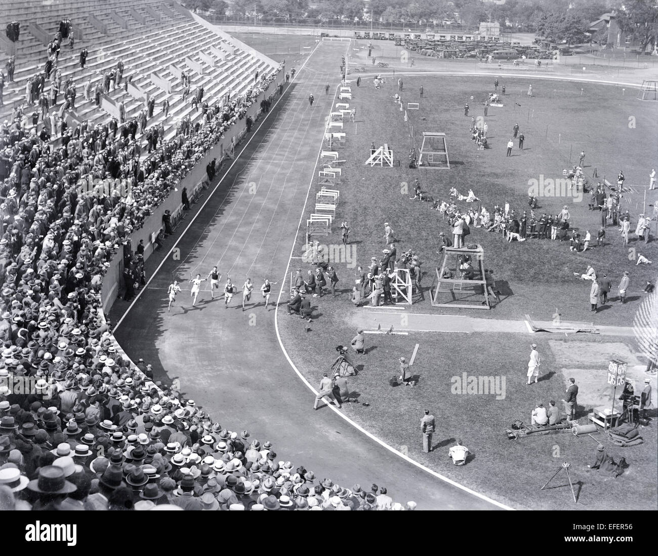 Antike c1915 Foto, Track Meet an Harvard Stadium, Harvard University, Cambridge, Boston, Massachusetts, USA. Stockfoto