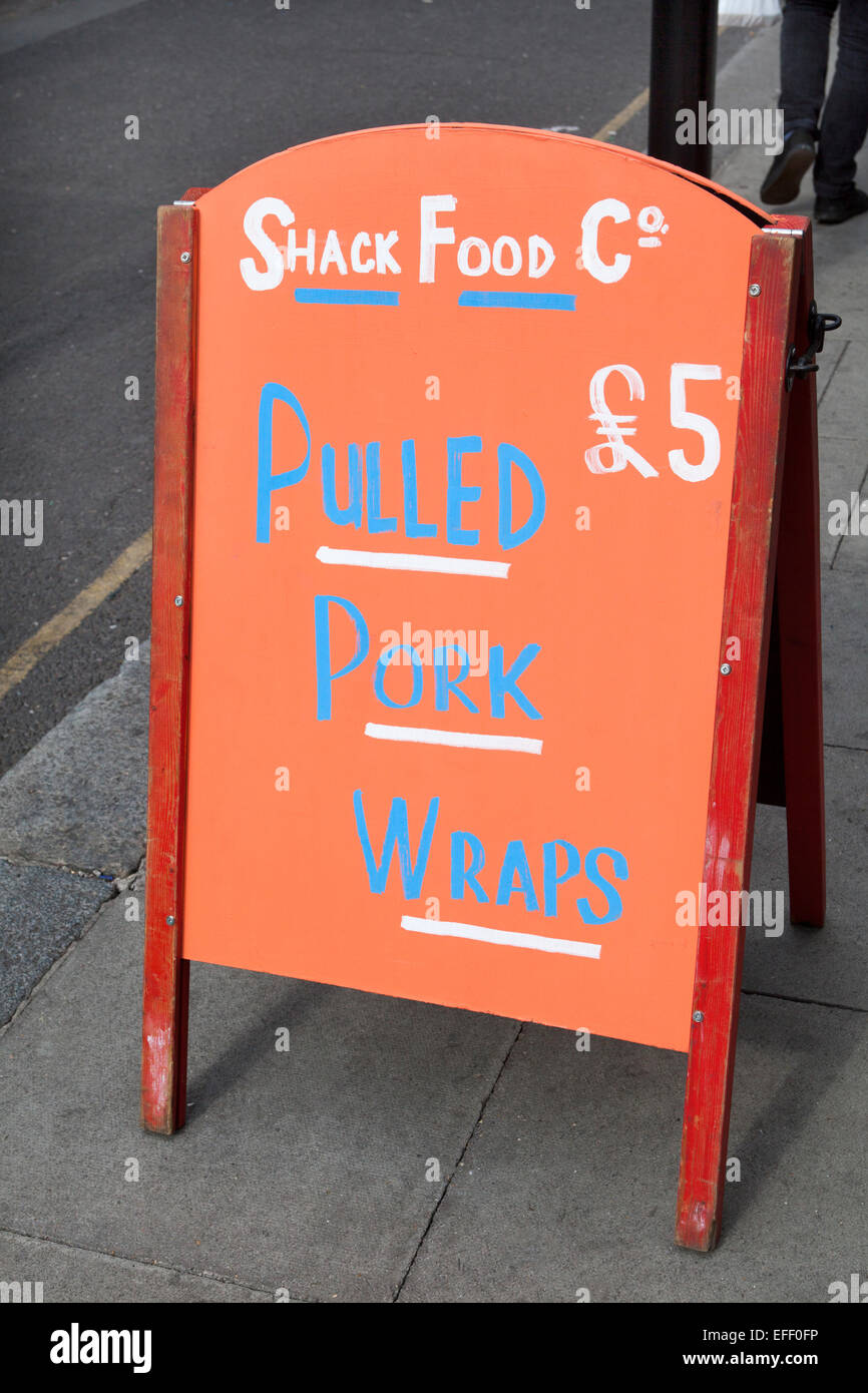 Hütte Essen zog Schweinefleisch Wraps auf Verkauf in Barbican London Stockfoto
