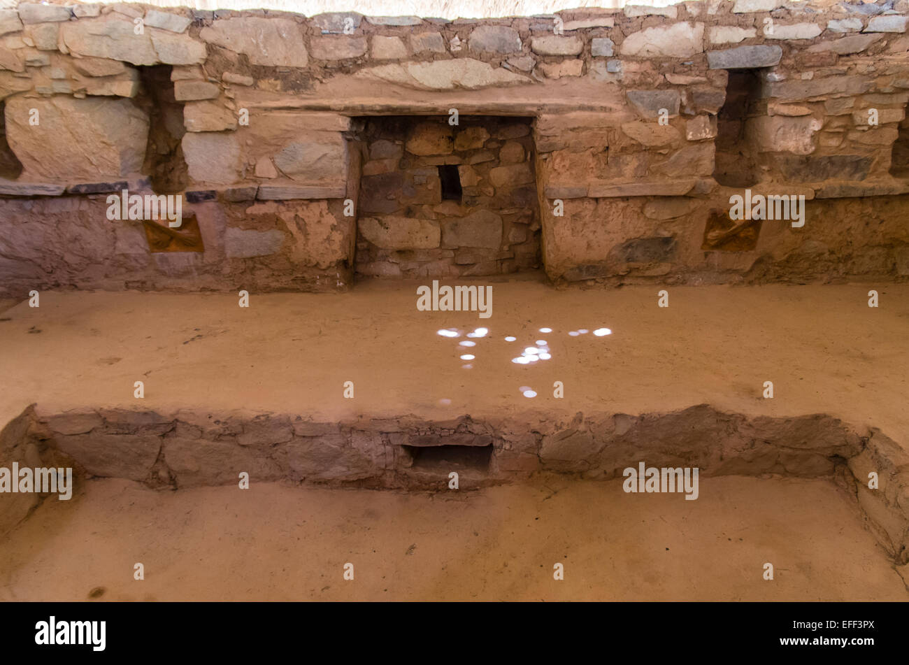 Archäologische Stätte von kotosh (2300-1200 V.chr.). huánuco Abteilung. Peru. Tempel kreuzte die Hände. Stockfoto