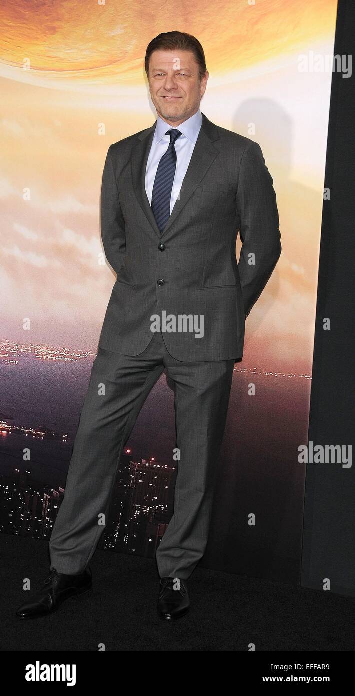 Los Angeles, Kalifornien, USA. 2. Februar 2015. 2. Februar 2015 - Los Angeles, Kalifornien, USA - Schauspieler SEAN BEAN auf der "Jupiter Ascending" Hollywood Premiere anlässlich der TCL Chinese Theater, Hollywood. Bildnachweis: Paul Fenton/ZUMA Draht/Alamy Live-Nachrichten Stockfoto