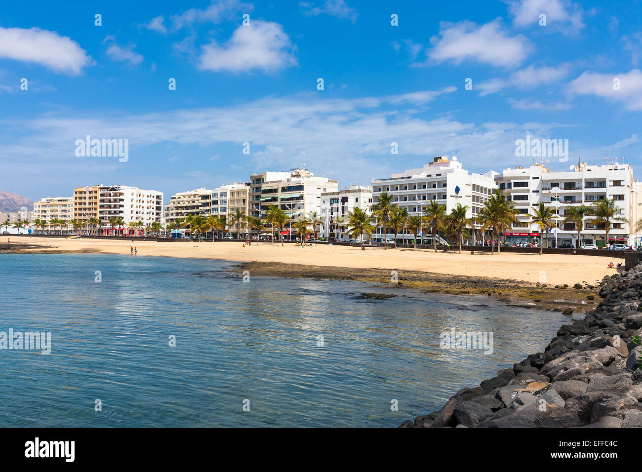 Spanien, Kanarische Inseln, Lanzarote, Arrecife, Blick zur Strandpromenade Stockfoto