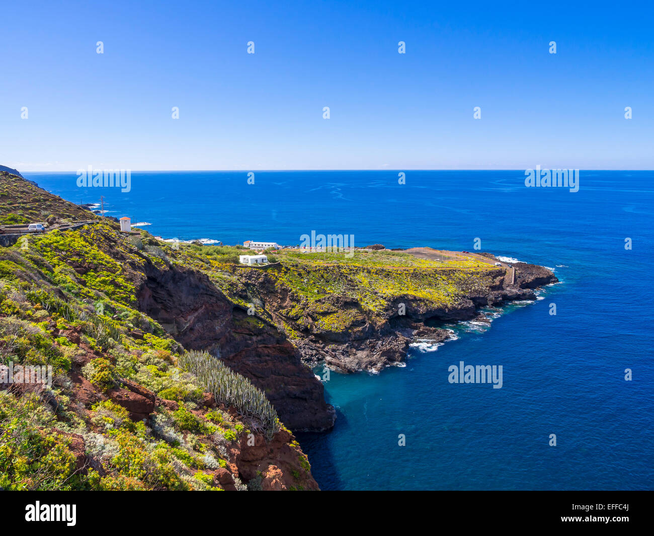 Spanien, Kanarische Inseln, La Palma Barlovento, La Fajana, Blick zur Kliffküste mit Natur Bad Stockfoto