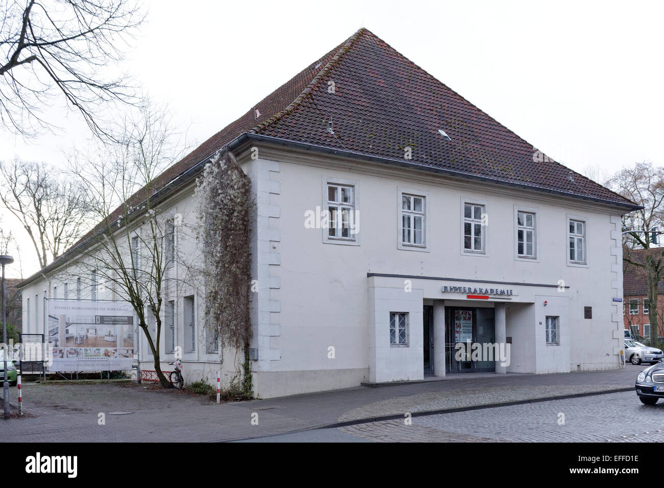 Auf die so genannte Ritterakademie in Lüneburg beginnt Niedersachsen den Prozess gegen Oscar Groening am 21. April. Die 93-jährige ehemaligen Auschwitz SS-Wache wird versucht, unter dem Vorwurf des Seins ein Accessoire, um den Mord an 300.000 Menschen. Gröning war zuständig für das Sortieren, zählen und buchen das Geld der ermordeten Menschen. Stockfoto