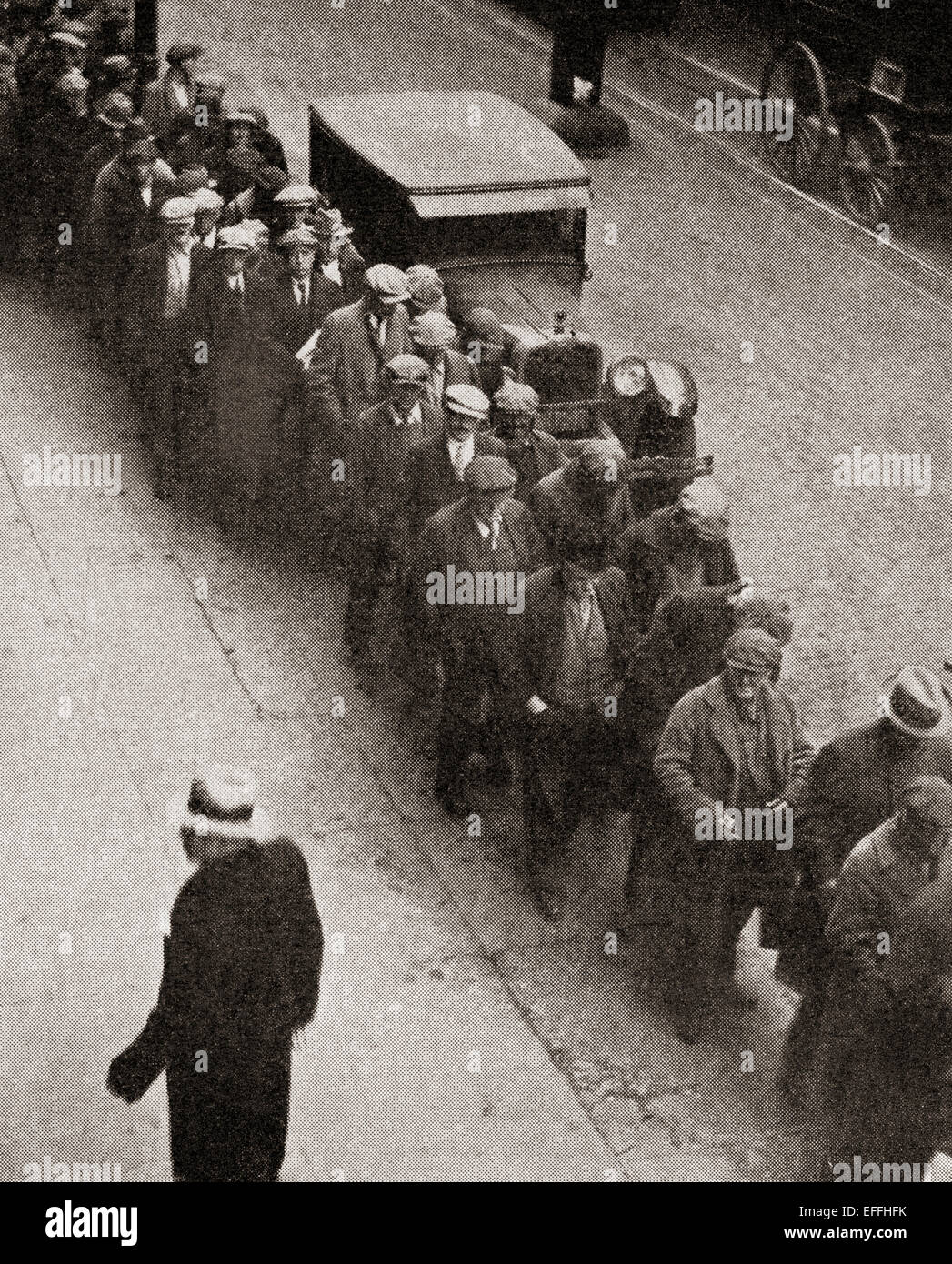 Eine Suppe-Linie an die Bowery Mission, Manhattan, New York City, Vereinigte Staaten von Amerika während der großen Depression. Stockfoto