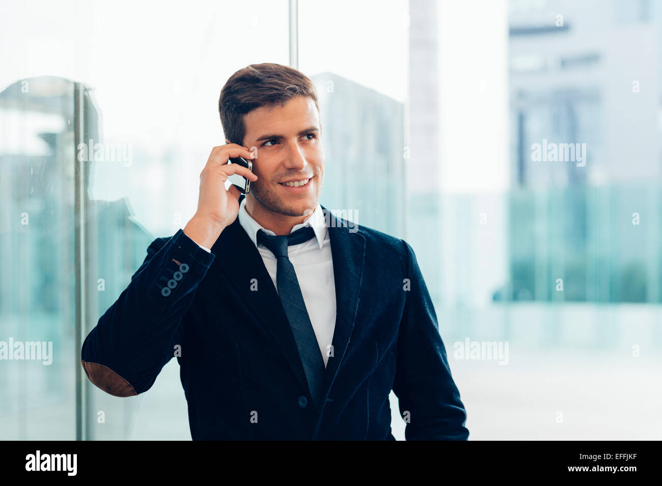 Unternehmer, die mit dem Handy telefonieren Stockfoto