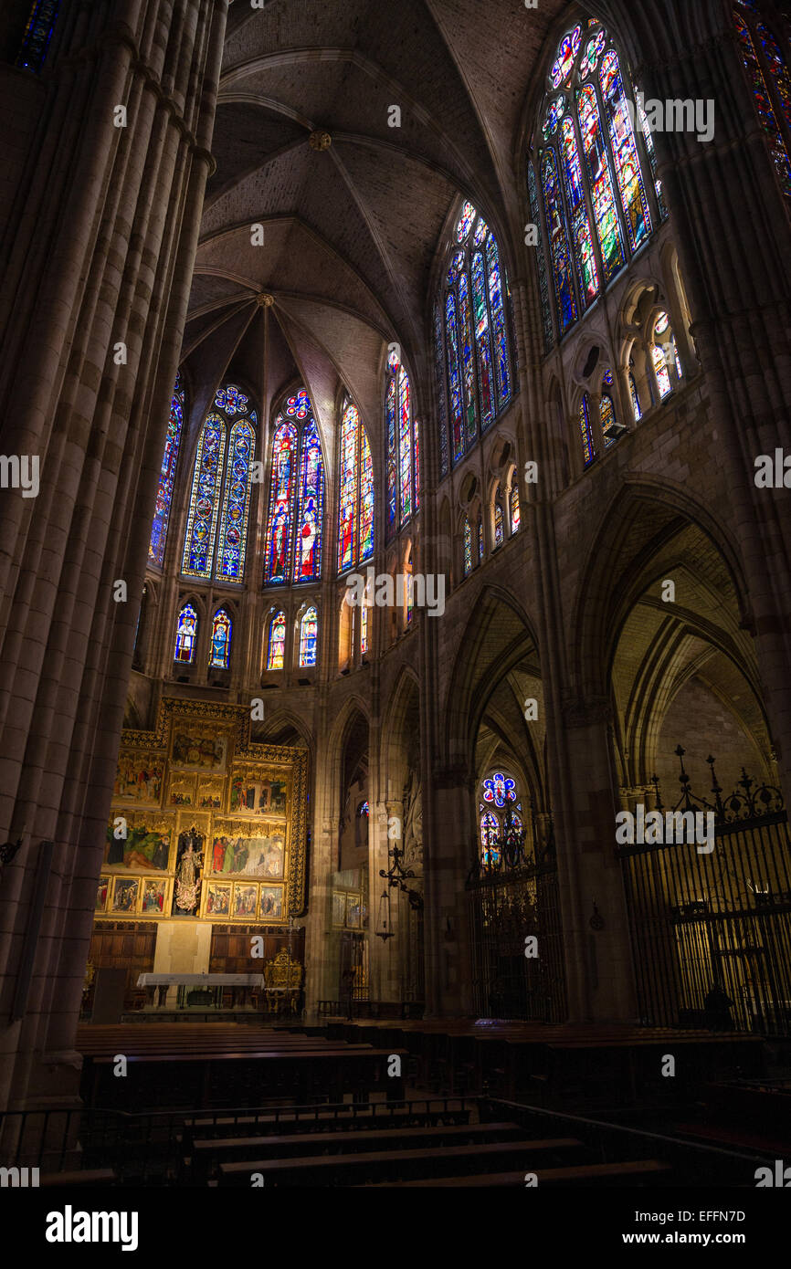 Innere der Santa María de León Kathedrale von León, Castilla y León, Spanien. Stockfoto