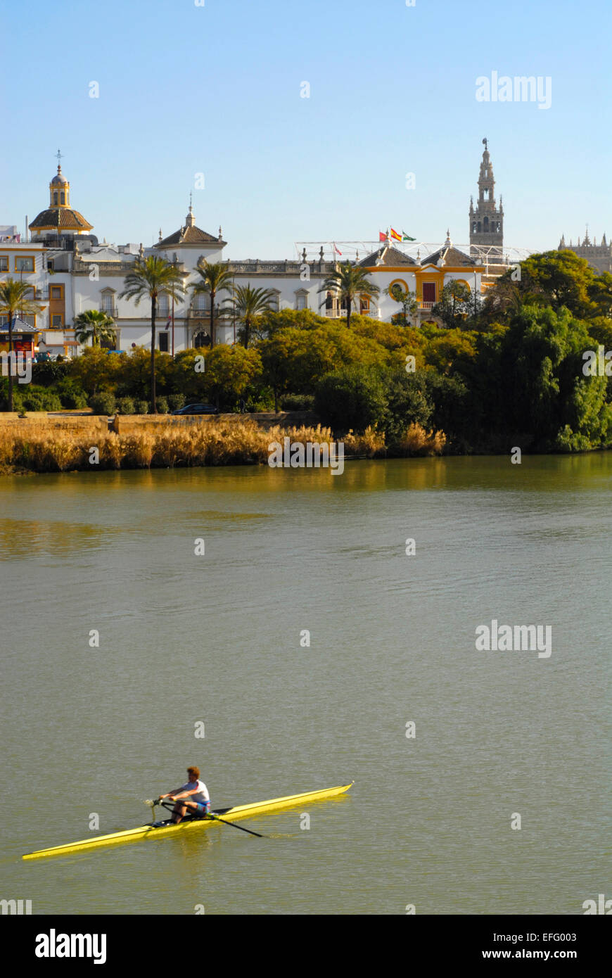 Über den Fluss Kanu, Stierkampfarena, Sevilla, Spanien Stockfoto